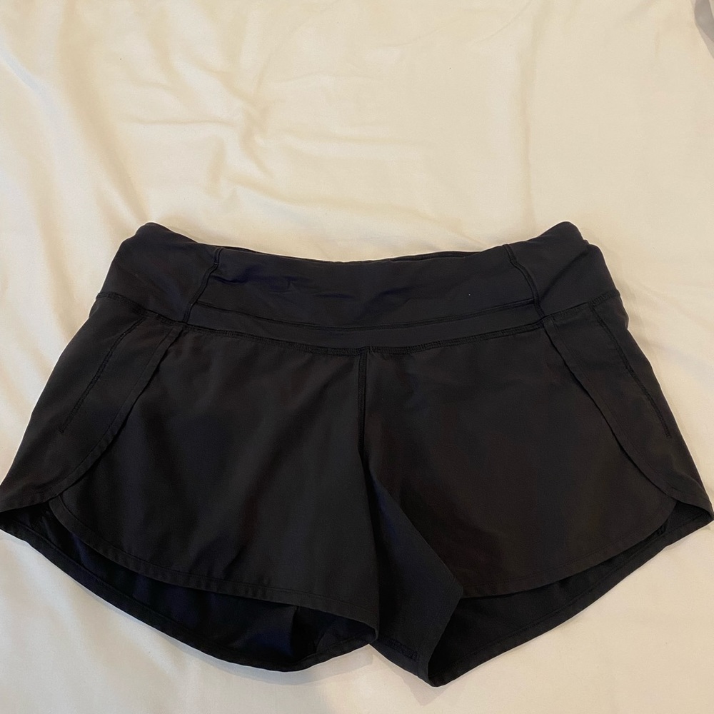 Black lulu shorts!